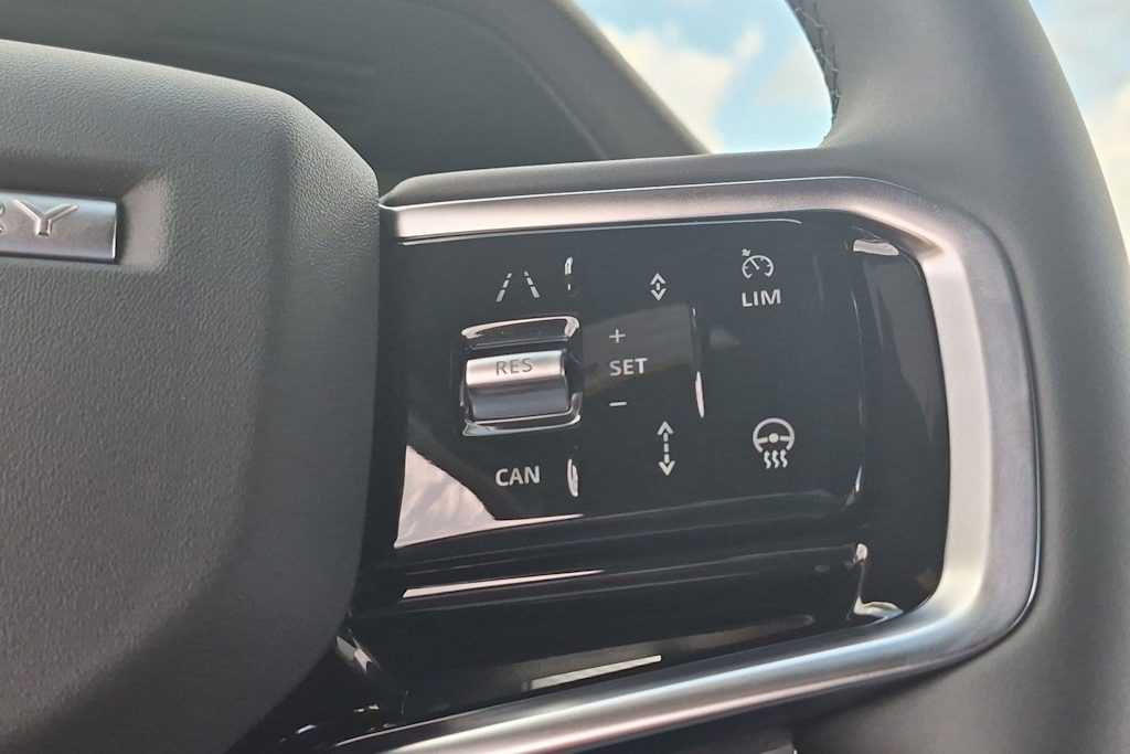 Thumbnail: 2026 Land Rover Discovery Sport - 31