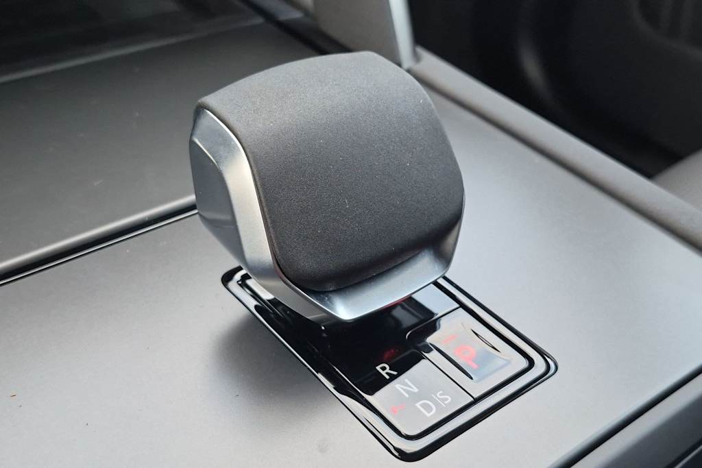 Thumbnail: 2026 Land Rover Discovery Sport - 33