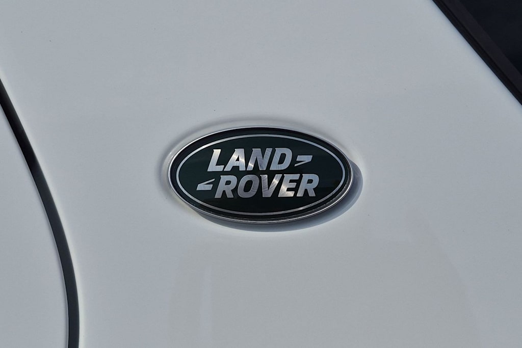 Thumbnail: 2026 Land Rover Discovery Sport - 6