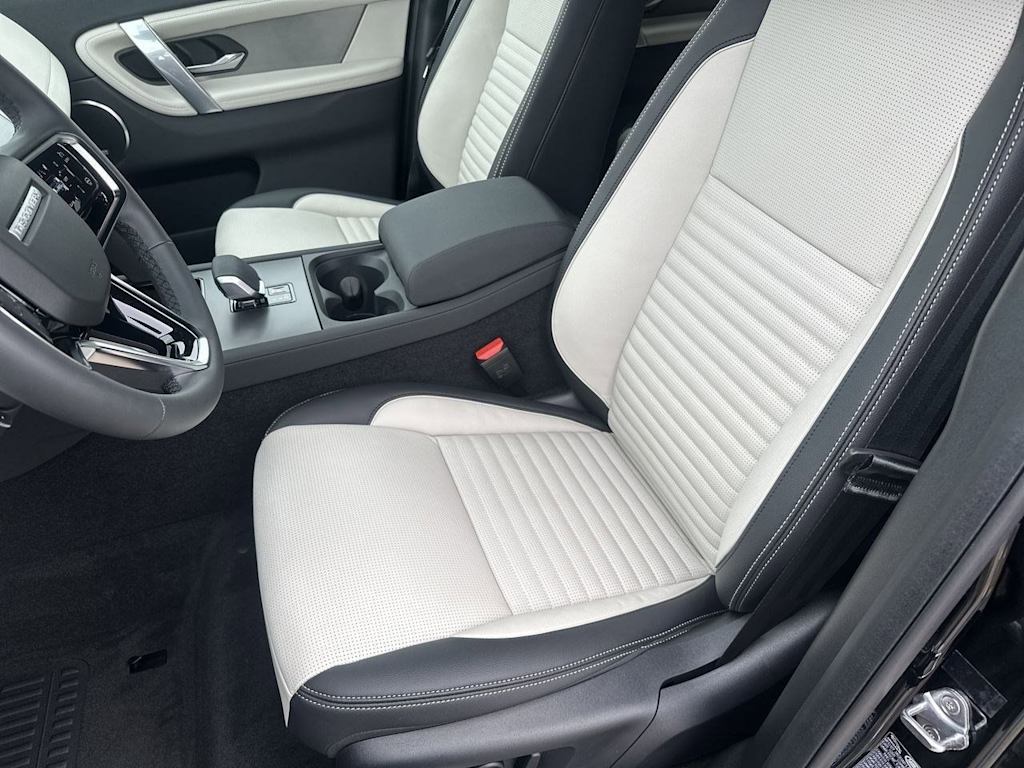 Thumbnail: 2026 Land Rover Discovery Sport - 10