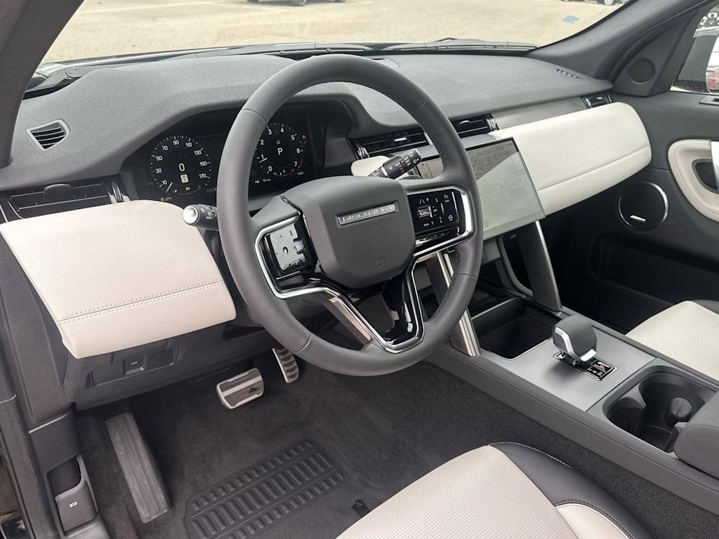 Thumbnail: 2026 Land Rover Discovery Sport - 2