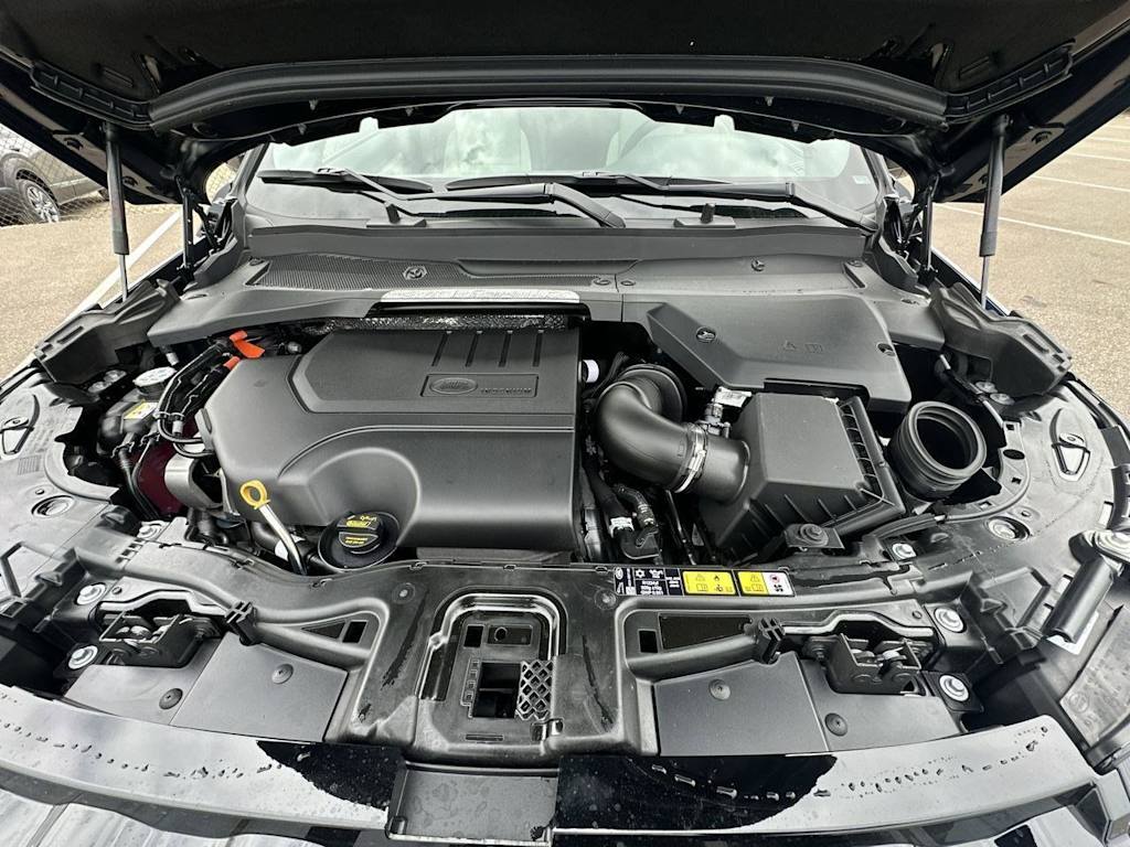 Thumbnail: 2026 Land Rover Discovery Sport - 8