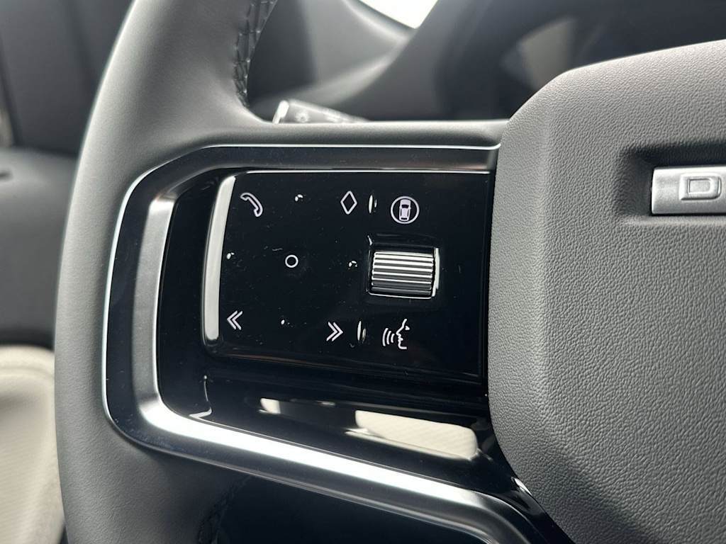 Thumbnail: 2026 Land Rover Discovery Sport - 29