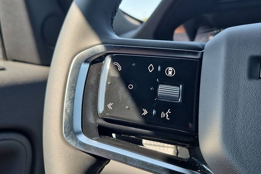 Thumbnail: 2026 Land Rover Discovery Sport - 30