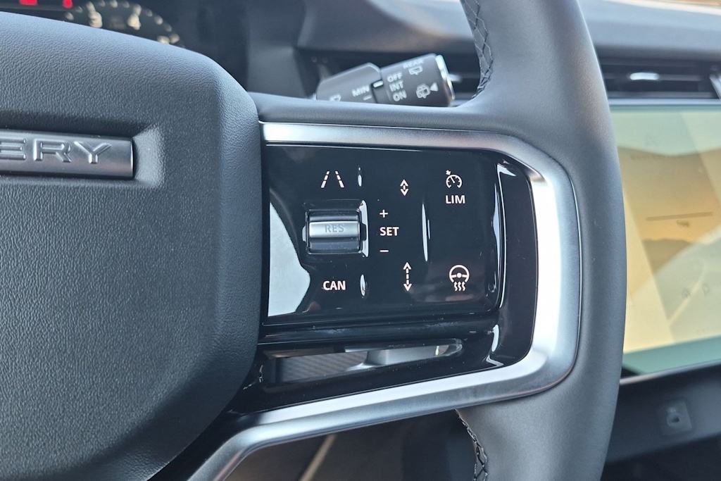 Thumbnail: 2026 Land Rover Discovery Sport - 31