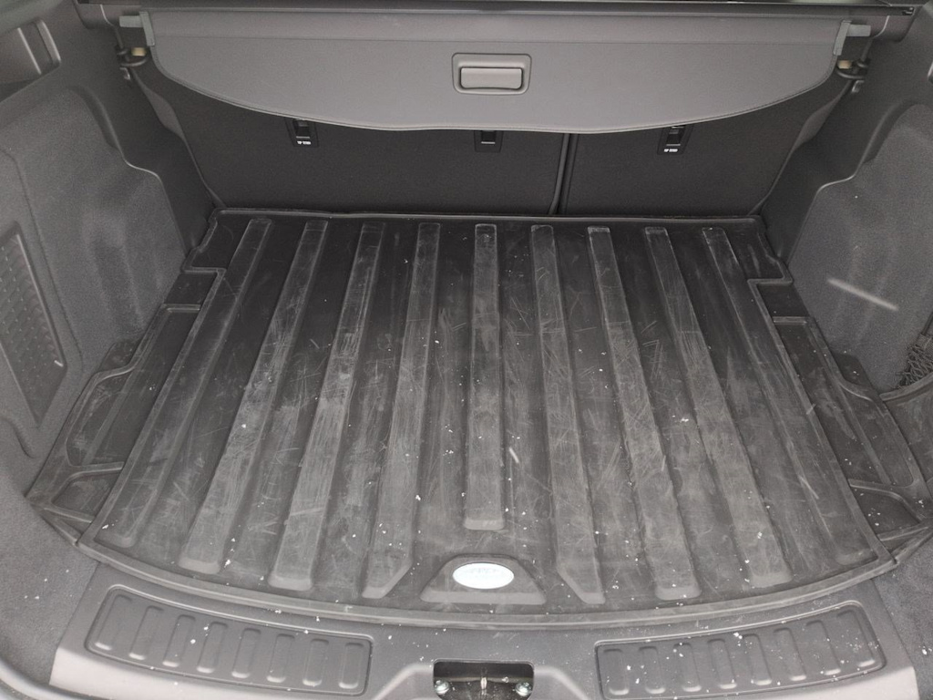 Thumbnail: 2025 Land Rover Discovery Sport - 18