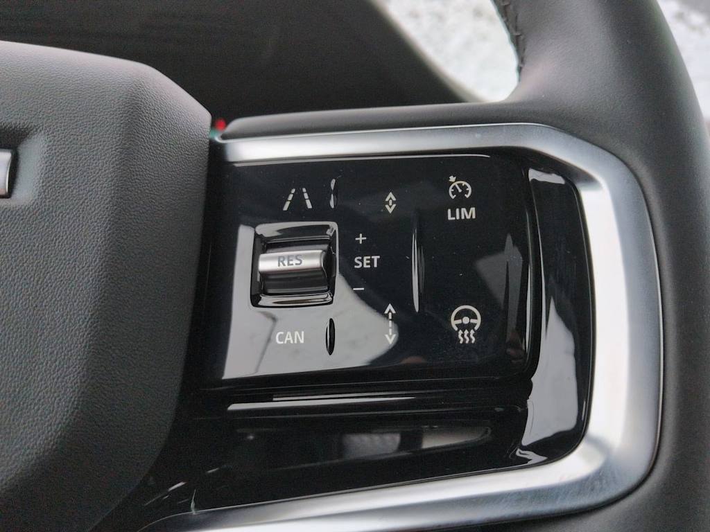 Thumbnail: 2025 Land Rover Discovery Sport - 32