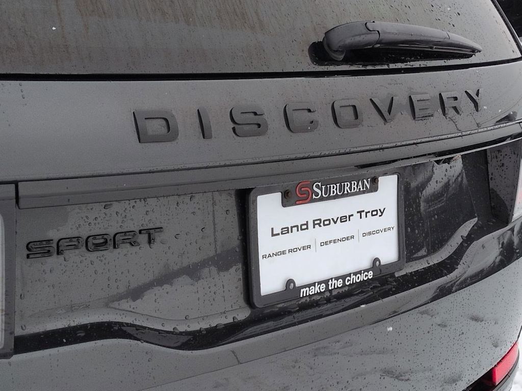 Thumbnail: 2025 Land Rover Discovery Sport - 25