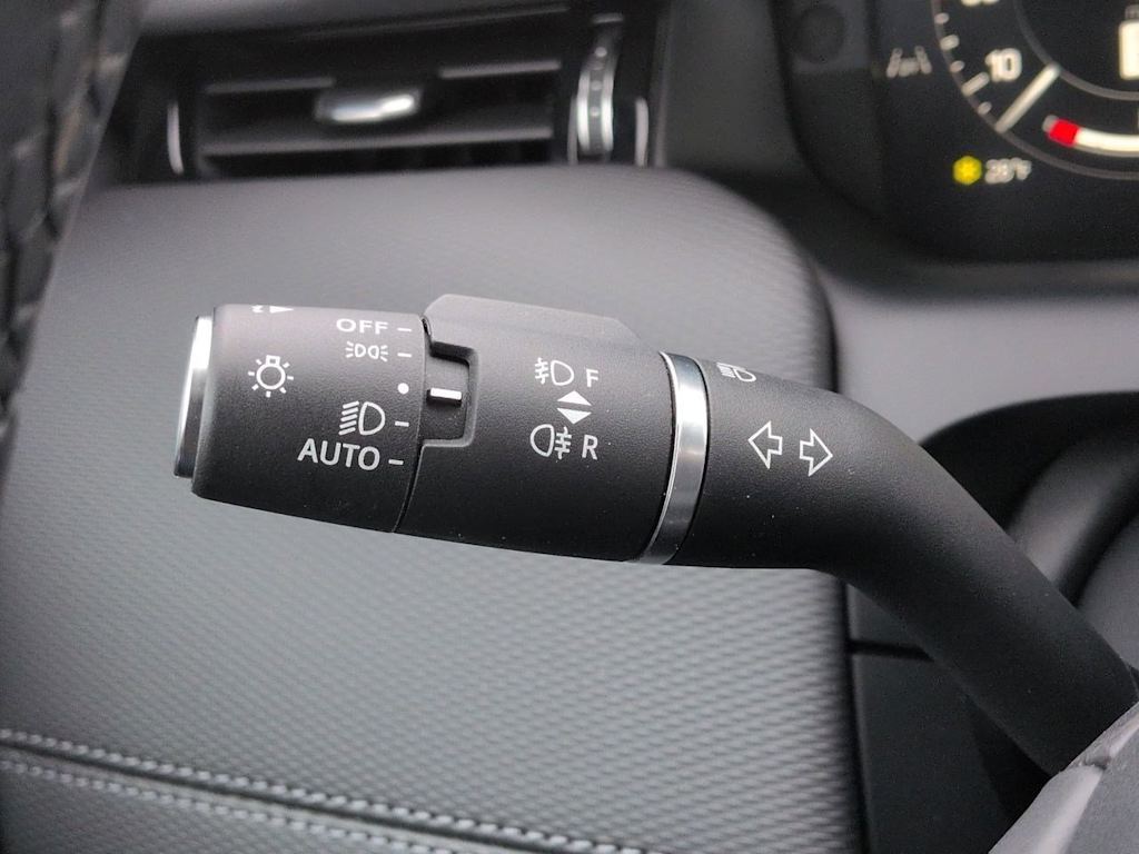 Thumbnail: 2025 Land Rover Discovery Sport - 33