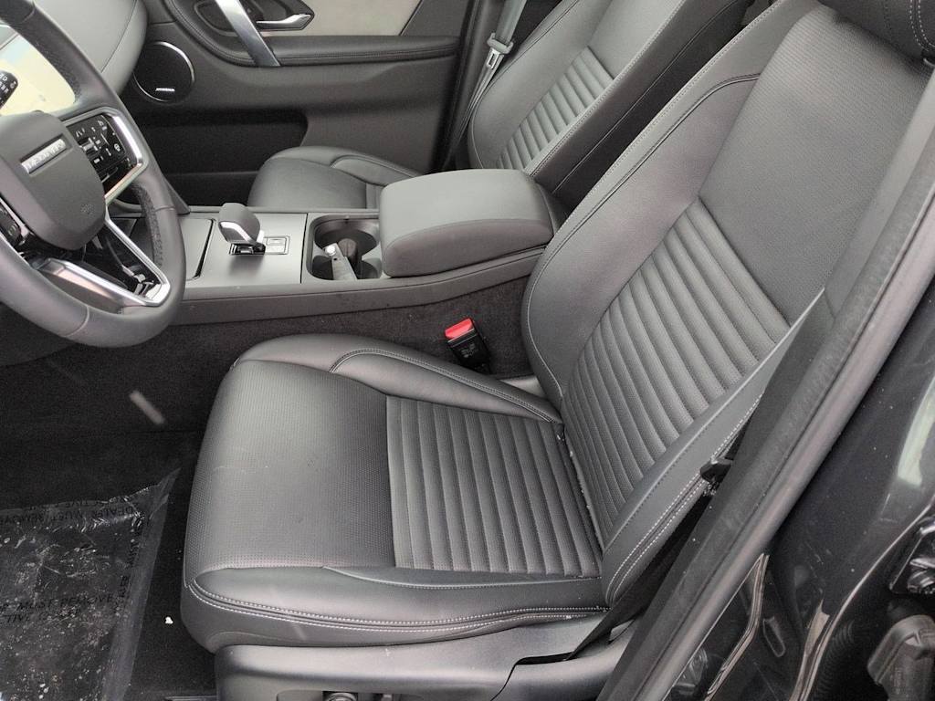 Thumbnail: 2025 Land Rover Discovery Sport - 11