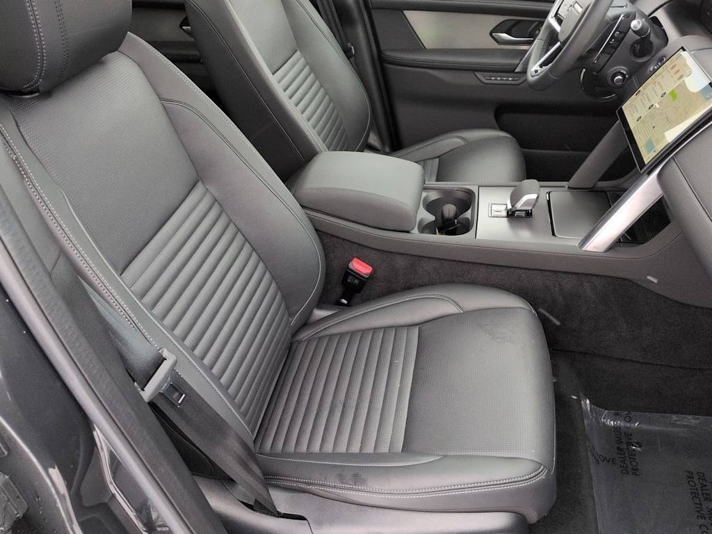 Thumbnail: 2025 Land Rover Discovery Sport - 12