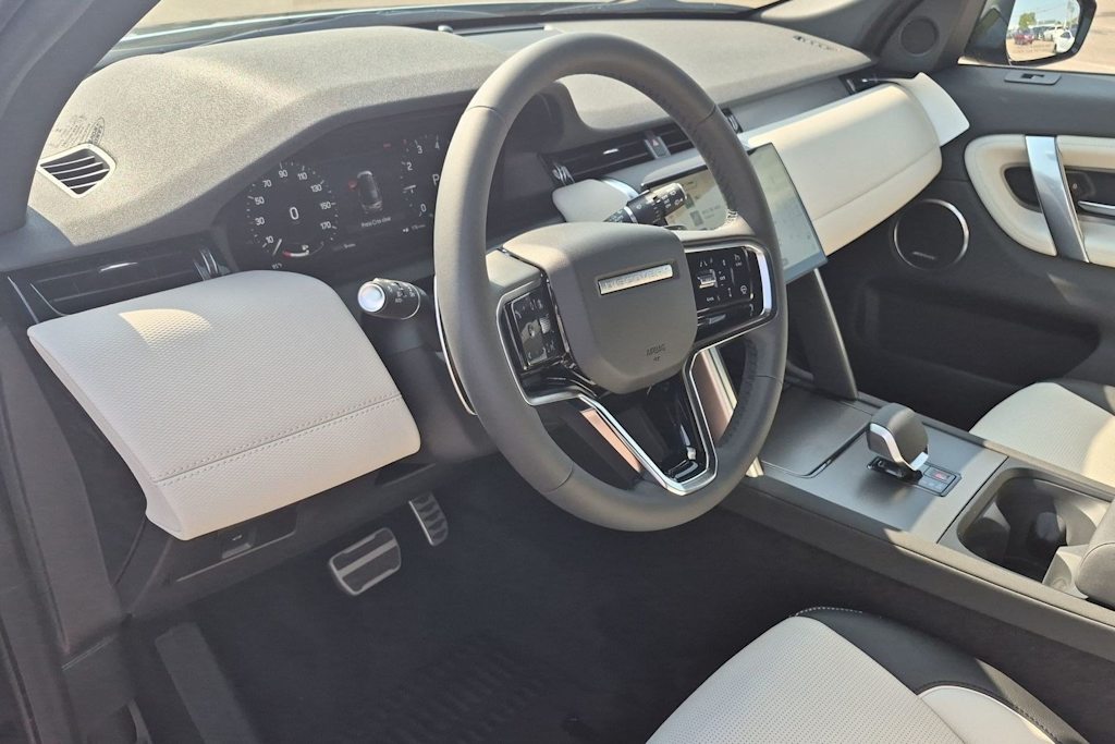 Thumbnail: 2026 Land Rover Discovery Sport - 2