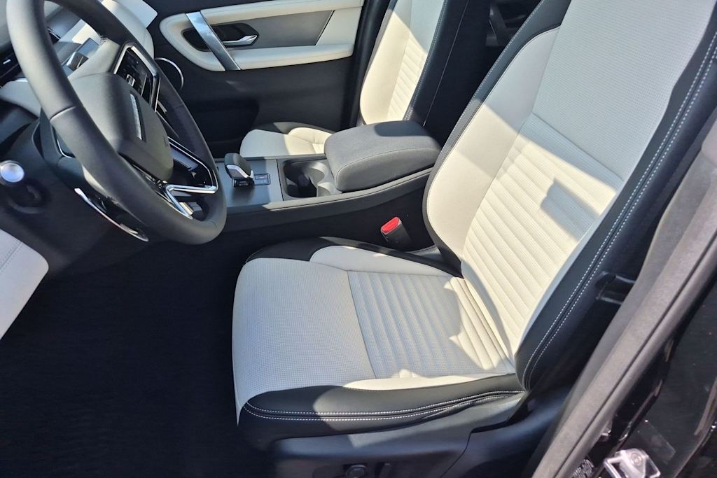 Thumbnail: 2026 Land Rover Discovery Sport - 10