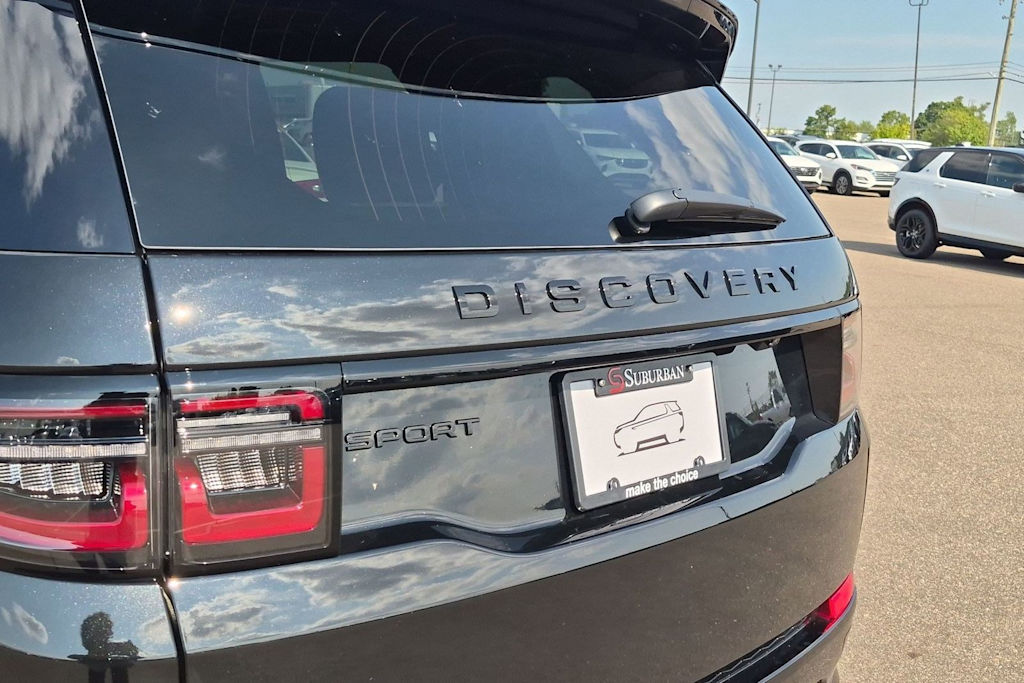 Thumbnail: 2026 Land Rover Discovery Sport - 22