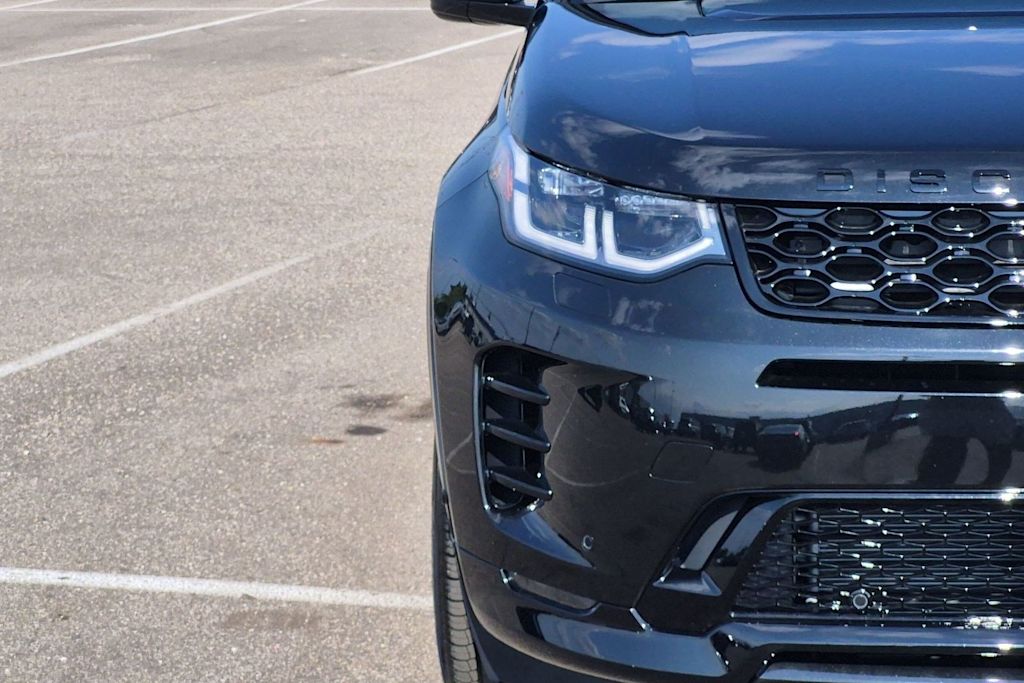 Thumbnail: 2026 Land Rover Discovery Sport - 6