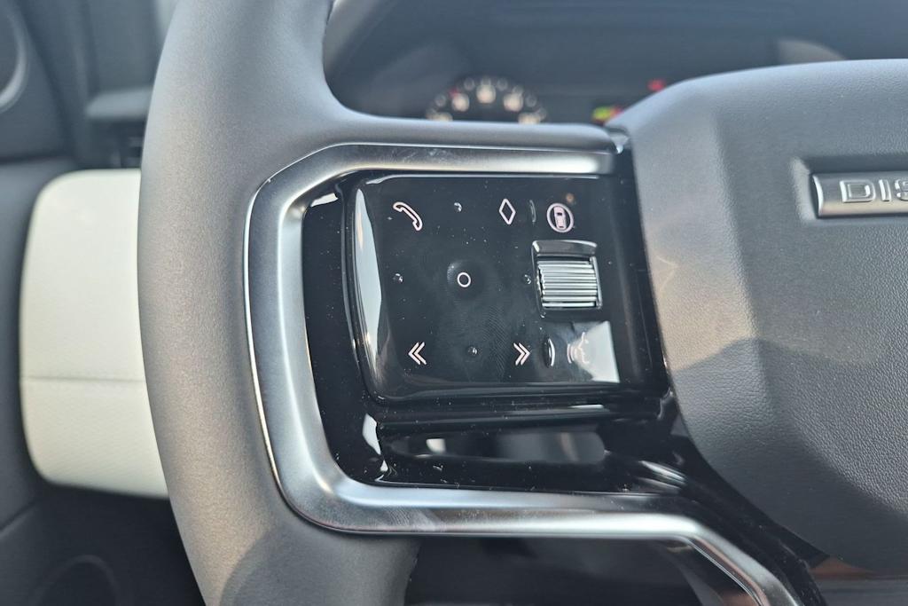 Thumbnail: 2026 Land Rover Discovery Sport - 27