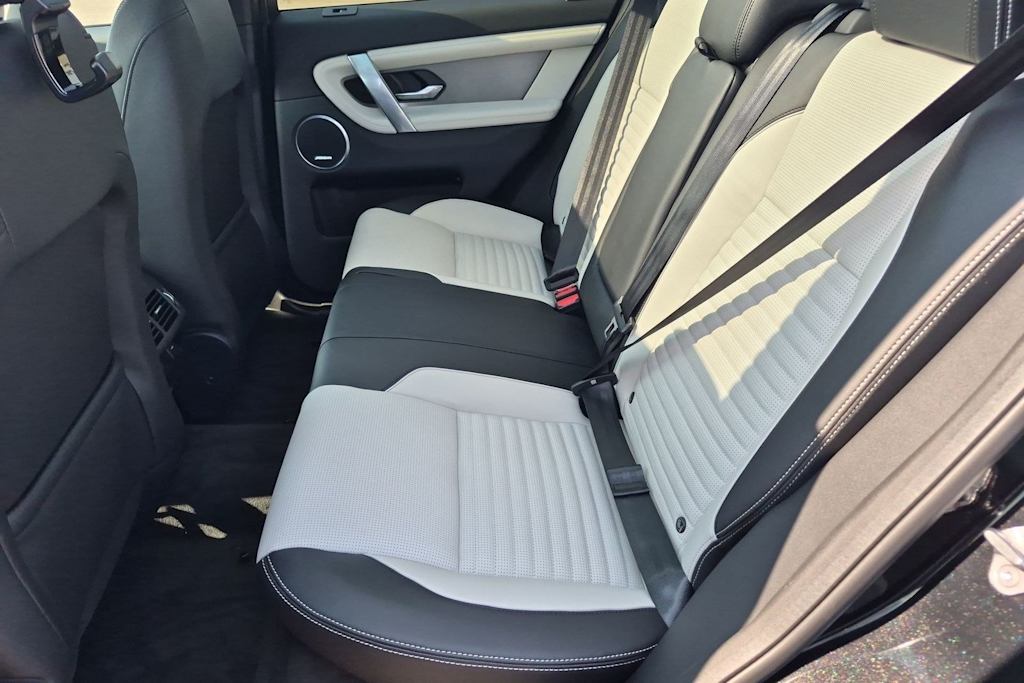 Thumbnail: 2026 Land Rover Discovery Sport - 25
