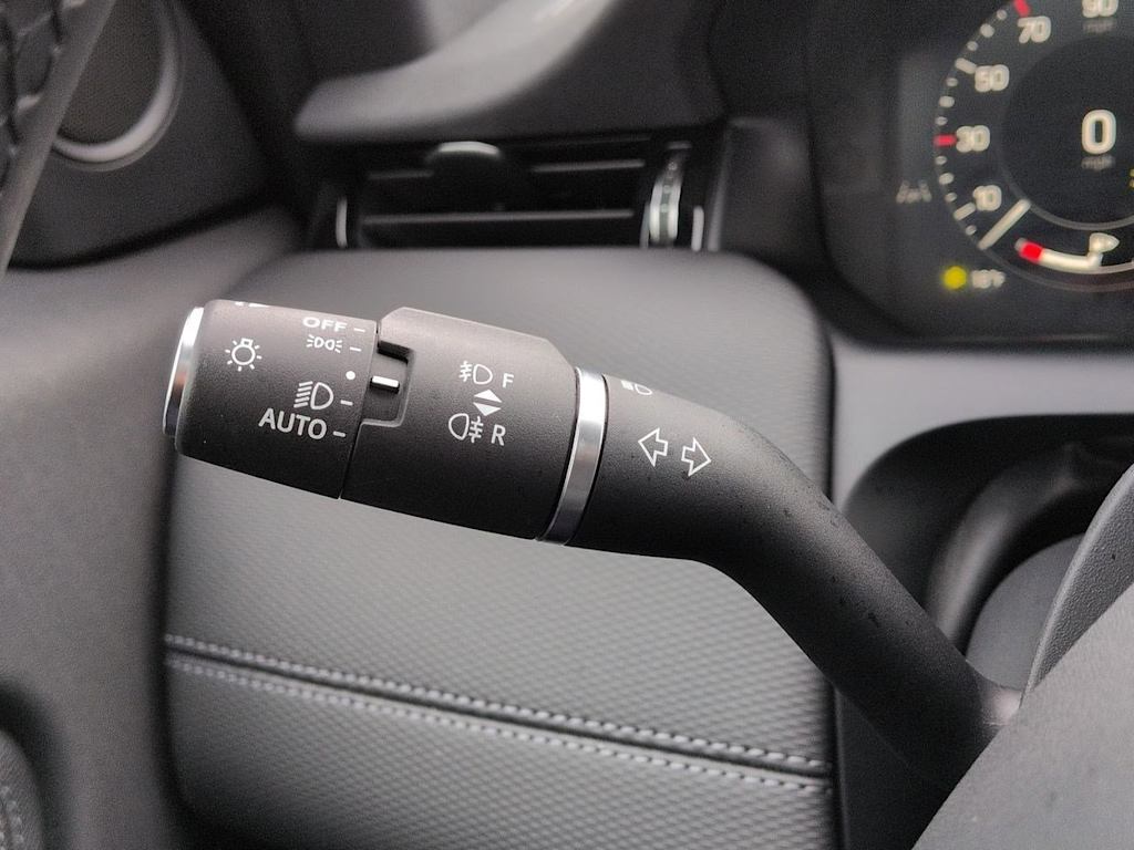 Thumbnail: 2025 Land Rover Discovery Sport - 33