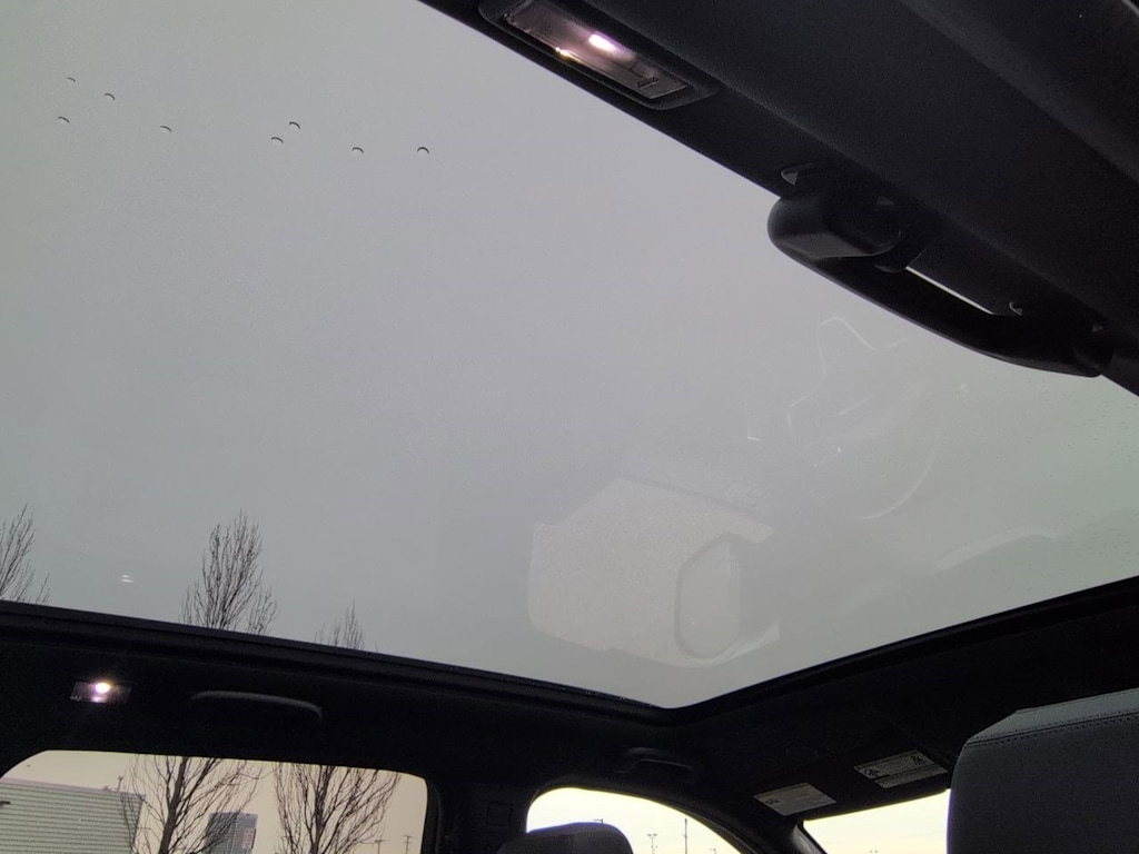 Thumbnail: 2025 Land Rover Discovery Sport - 30