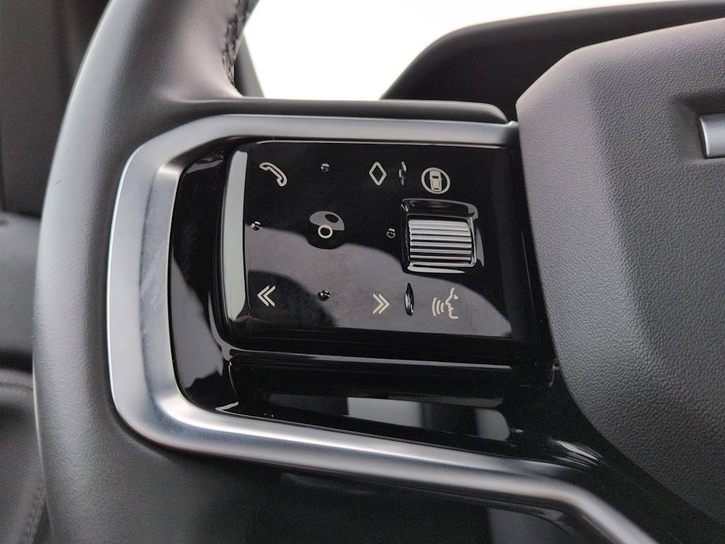 Thumbnail: 2025 Land Rover Discovery Sport - 31