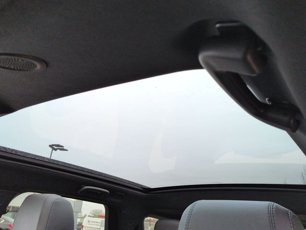 Thumbnail: 2025 Land Rover Discovery Sport - 27