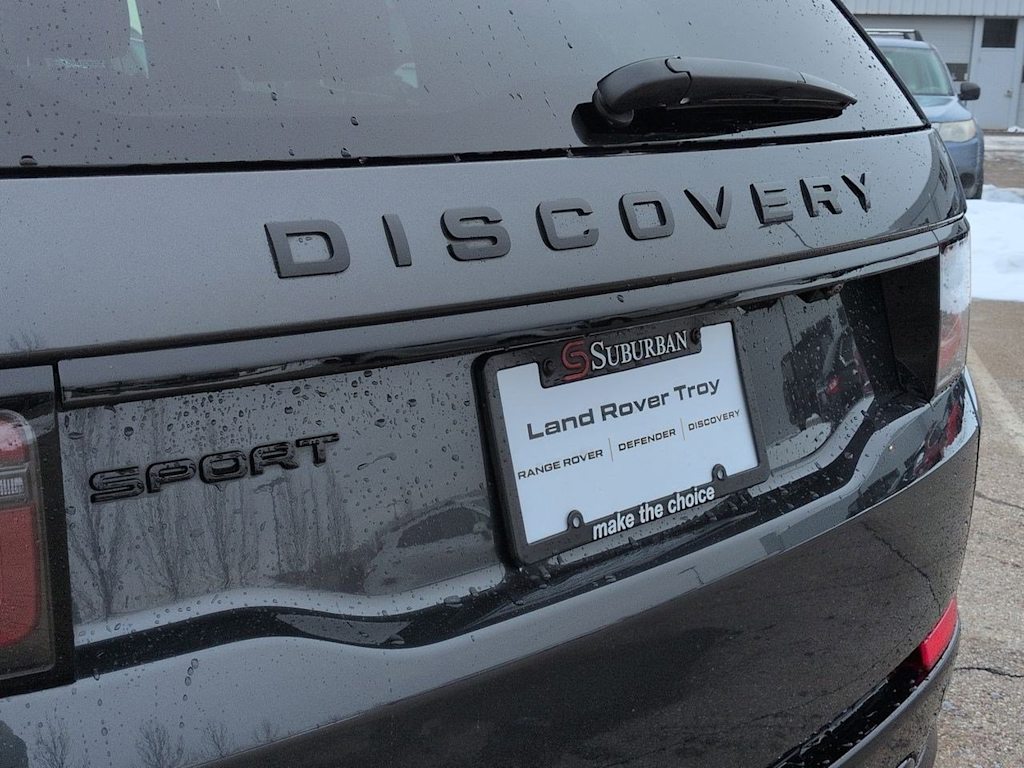Thumbnail: 2025 Land Rover Discovery Sport - 25