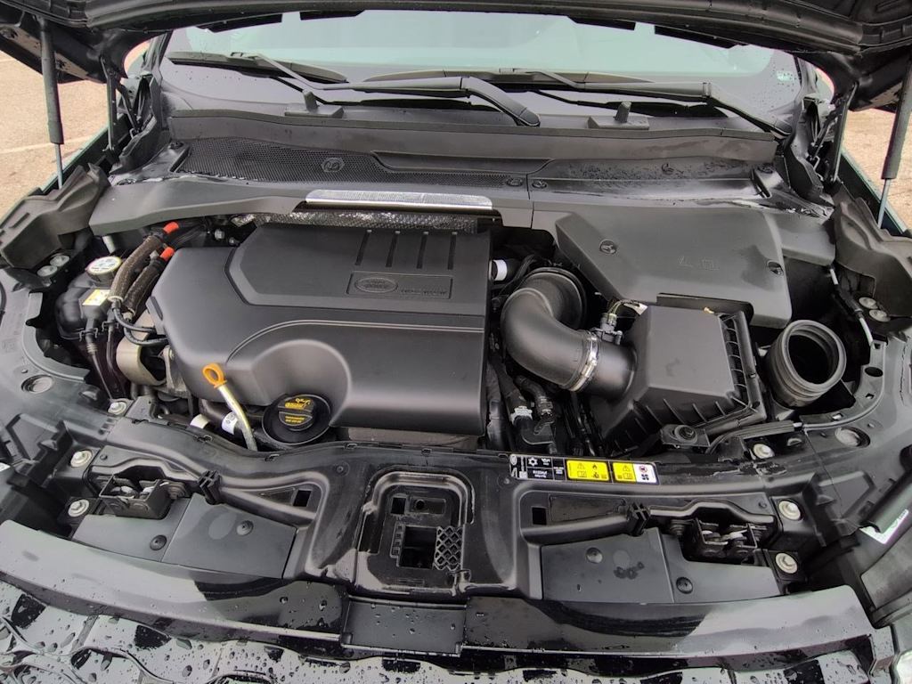 Thumbnail: 2025 Land Rover Discovery Sport - 8