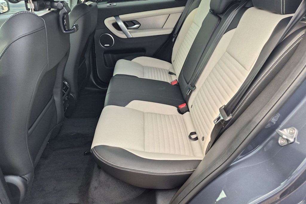 Thumbnail: 2026 Land Rover Discovery Sport - 28