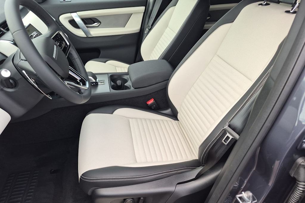 Thumbnail: 2026 Land Rover Discovery Sport - 10
