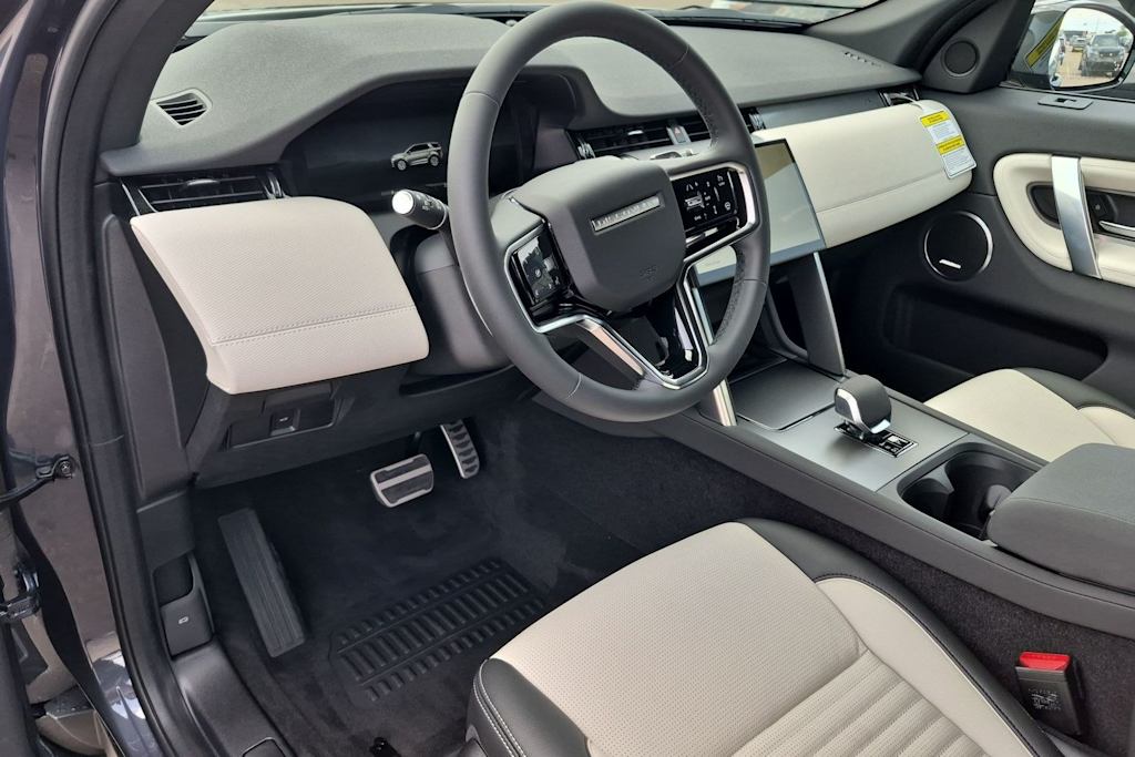 Thumbnail: 2026 Land Rover Discovery Sport - 2