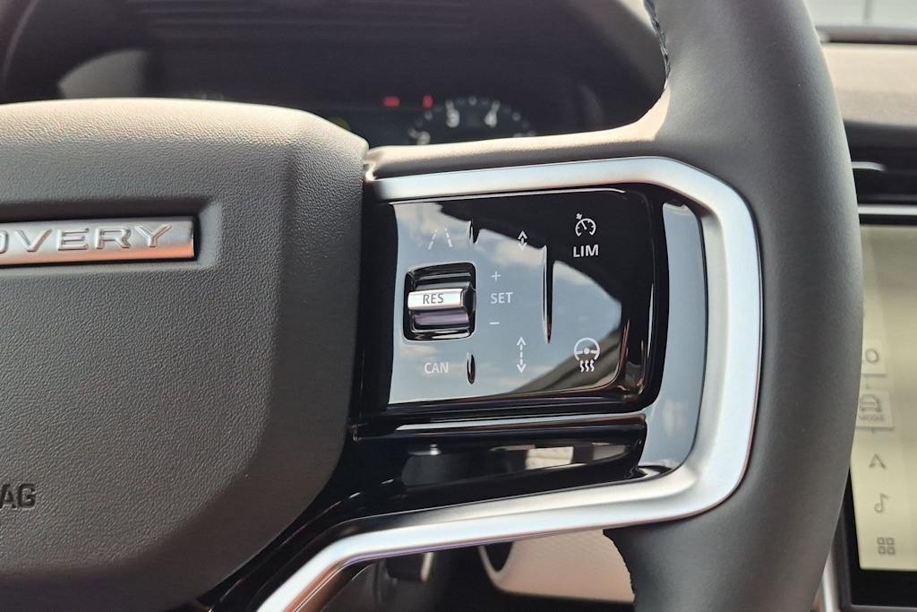 Thumbnail: 2026 Land Rover Discovery Sport - 31