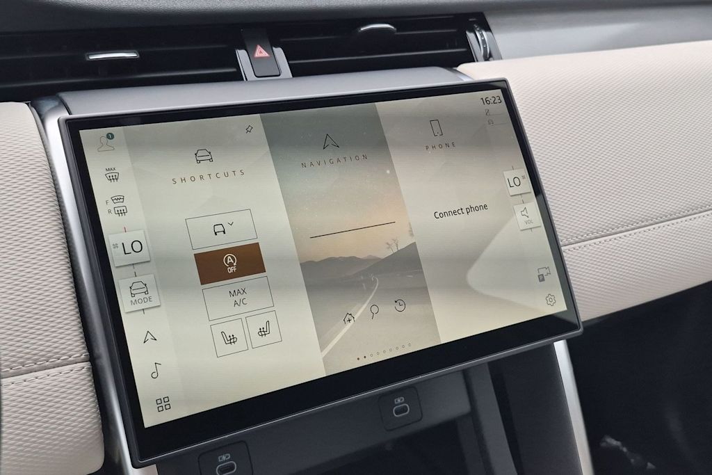 Thumbnail: 2026 Land Rover Discovery Sport - 15