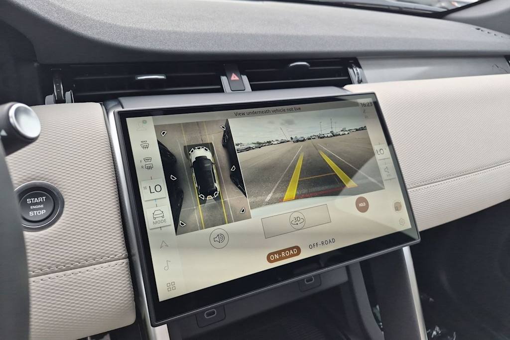 Thumbnail: 2026 Land Rover Discovery Sport - 29