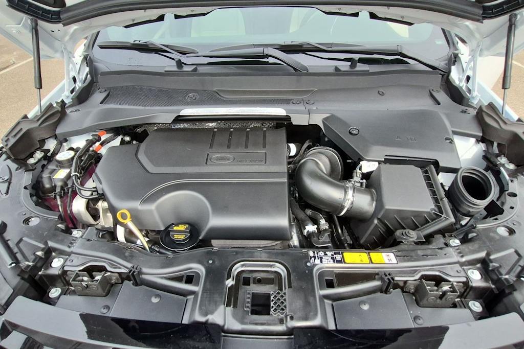 Thumbnail: 2026 Land Rover Discovery Sport - 9