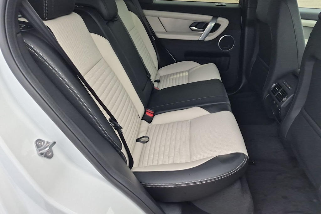 Thumbnail: 2026 Land Rover Discovery Sport - 26