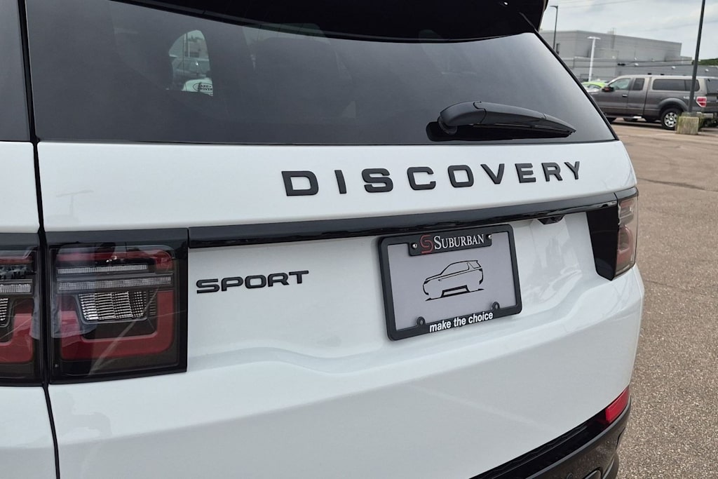Thumbnail: 2026 Land Rover Discovery Sport - 7