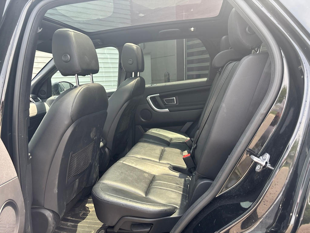 Thumbnail: 2017 Land Rover Discovery Sport - 6
