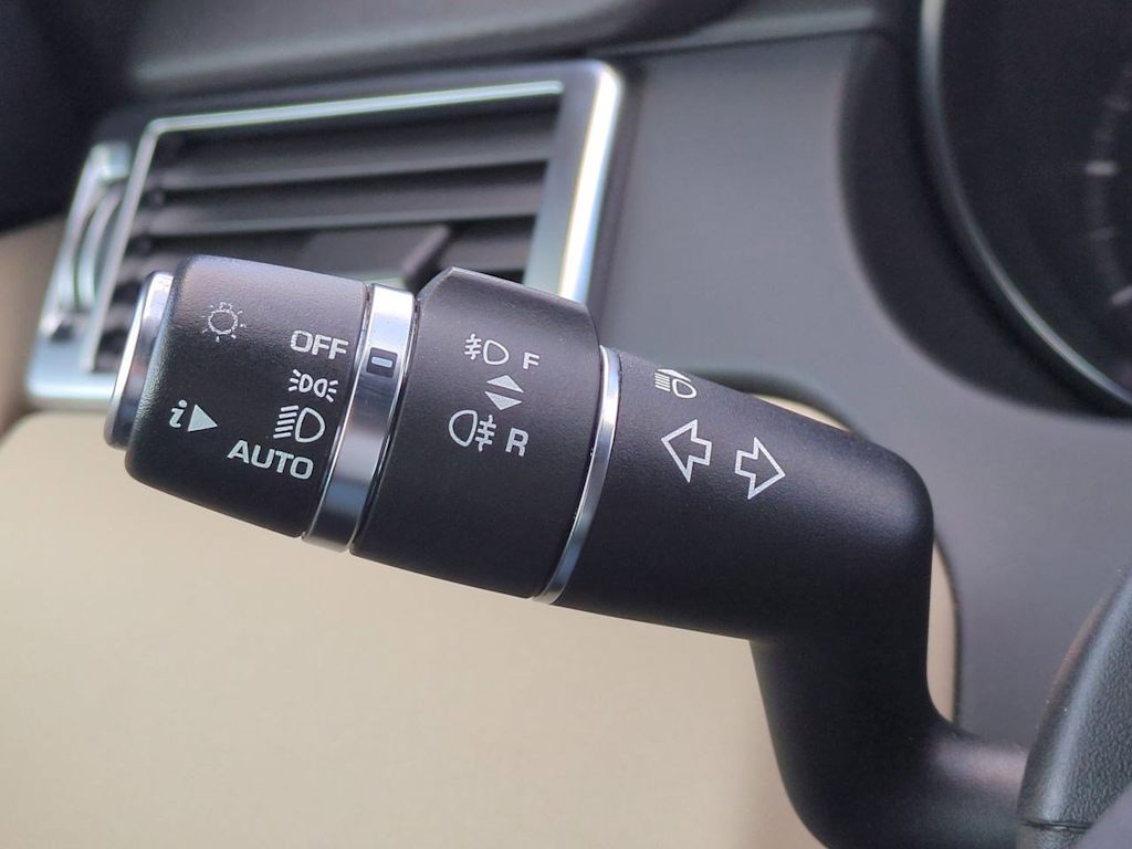 Thumbnail: 2019 Land Rover Discovery Sport - 32