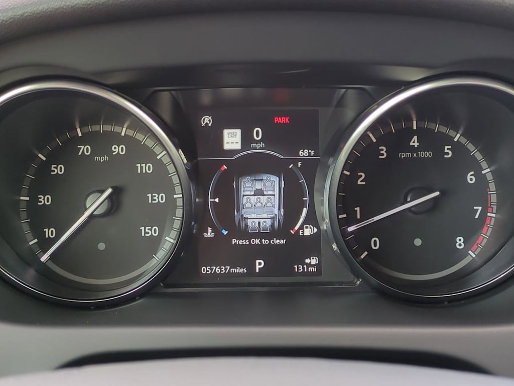 Thumbnail: 2019 Land Rover Discovery Sport - 14