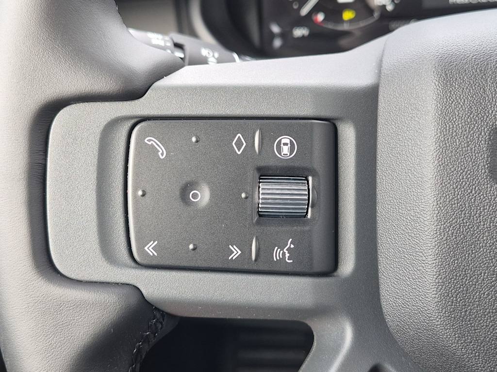 Thumbnail: 2026 Land Rover Defender - 30
