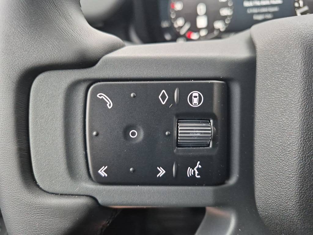 Thumbnail: 2026 Land Rover Defender - 31