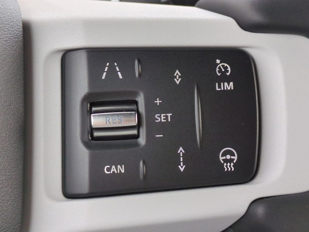 Thumbnail: 2025 Land Rover Defender - 32