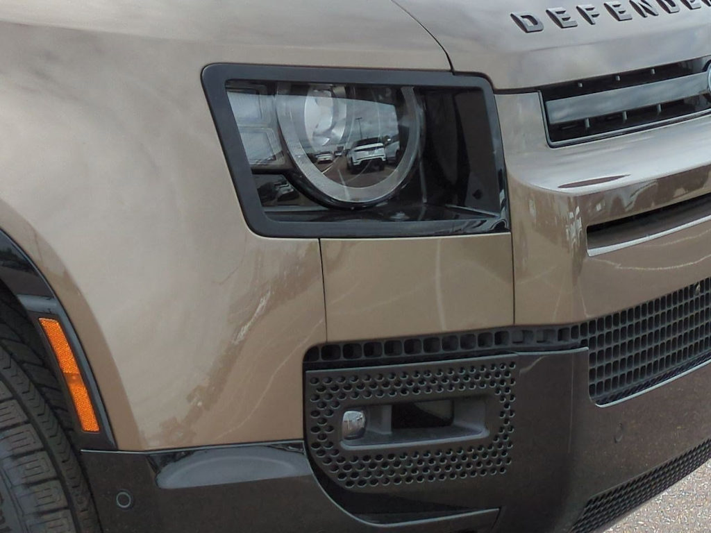 Thumbnail: 2025 Land Rover Defender - 24