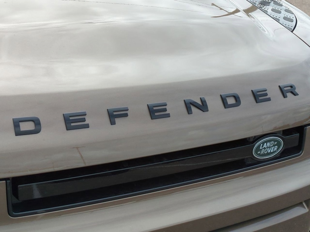 Thumbnail: 2025 Land Rover Defender - 25