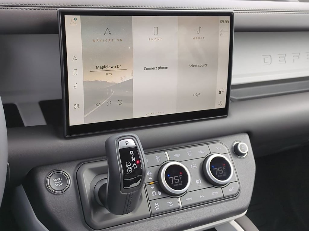 Thumbnail: 2025 Land Rover Defender - 14