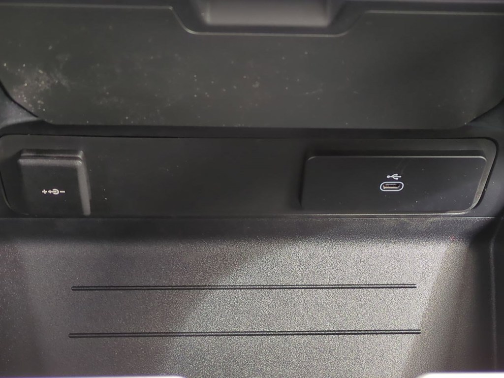 Thumbnail: 2025 Land Rover Defender - 37