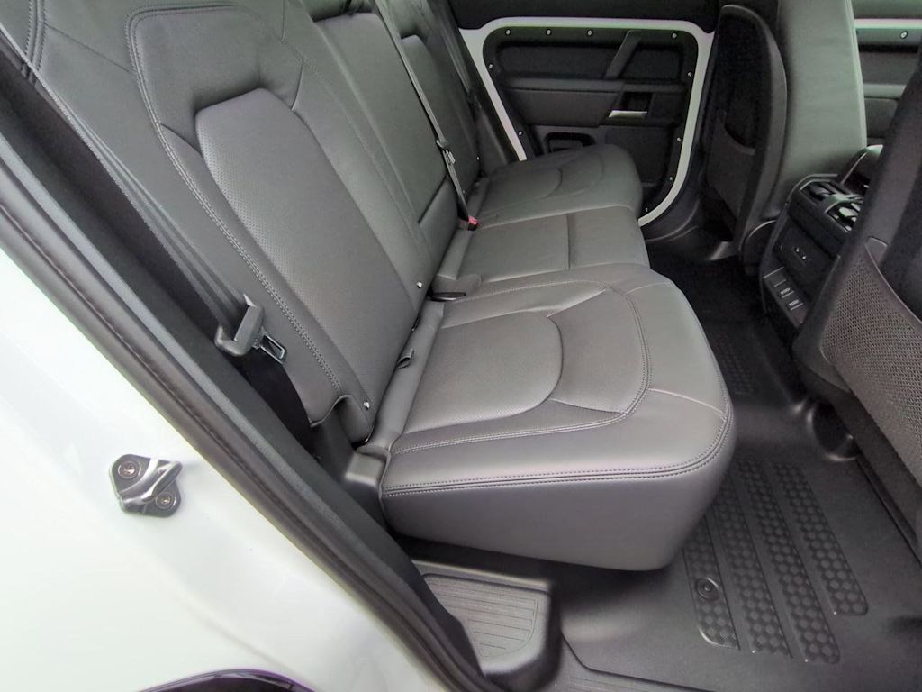 Thumbnail: 2026 Land Rover Defender - 30