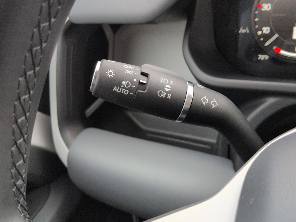 Thumbnail: 2025 Land Rover Defender - 33