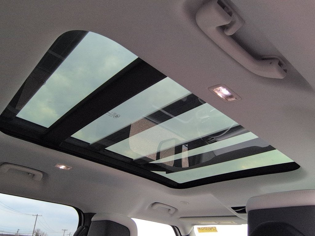 Thumbnail: 2025 Land Rover Defender - 30