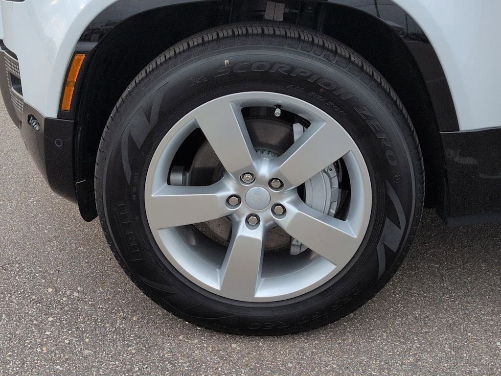 Thumbnail: 2025 Land Rover Defender - 7